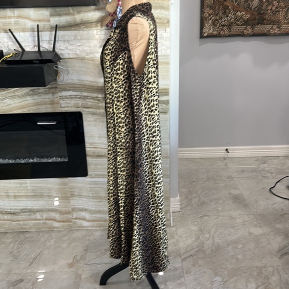 Women’s Leopard Print Maxi Dress. Size 2XL - Picture 3 of 13